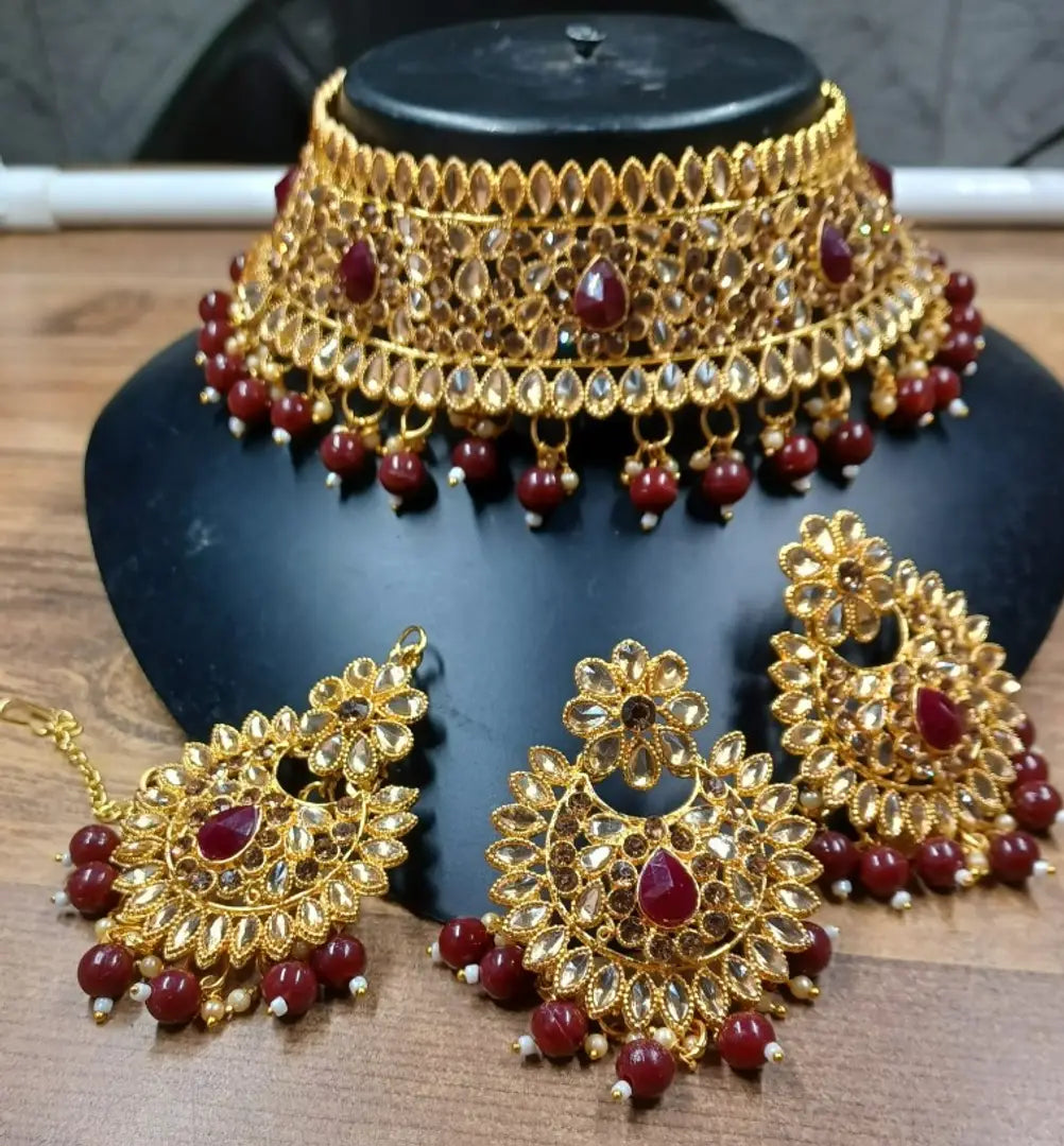 Elegant Alloy Gold Plated Jewellery Set