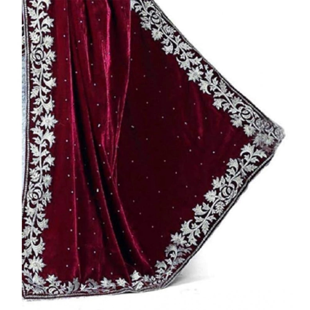 Voguish Velvet Embroidered Saree With Blouse Piece