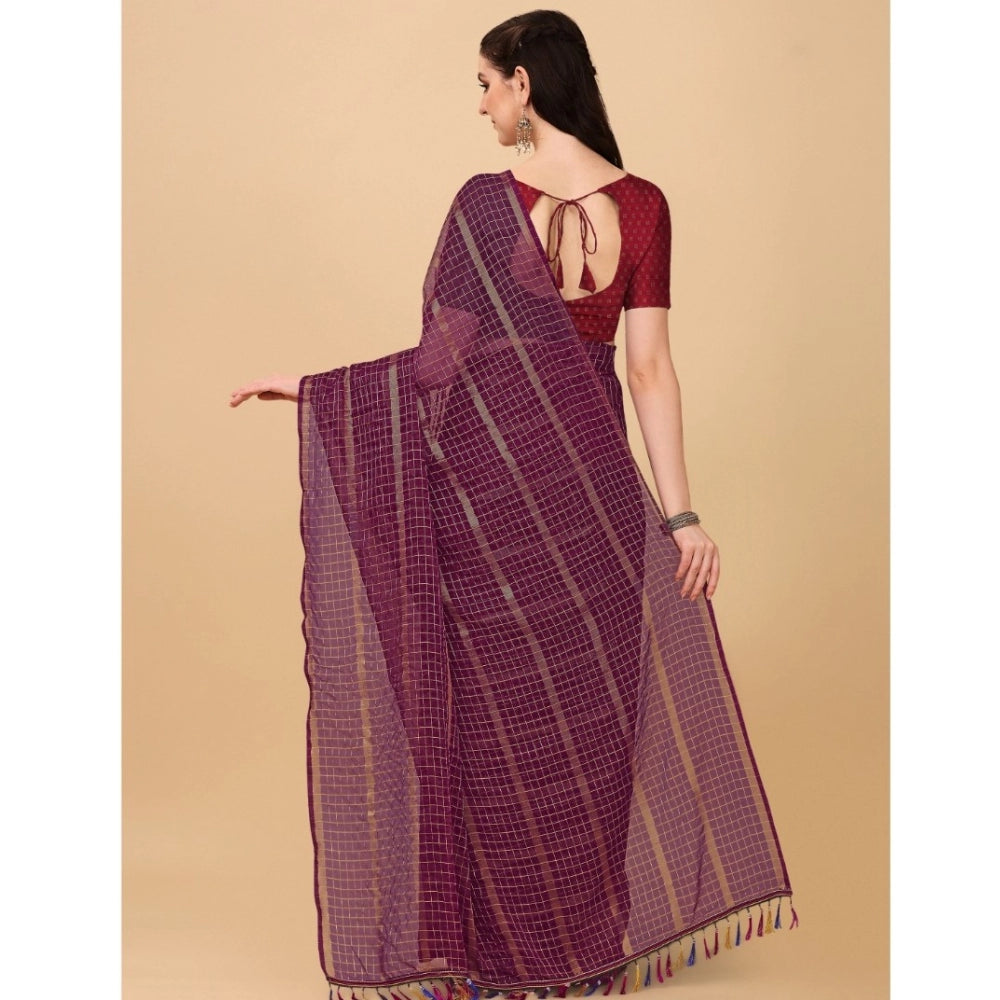 Incredible Silk Blend Checkered Saree With Blouse Piece