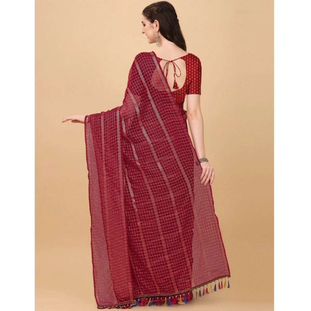 Incredible Silk Blend Checkered Saree With Blouse Piece