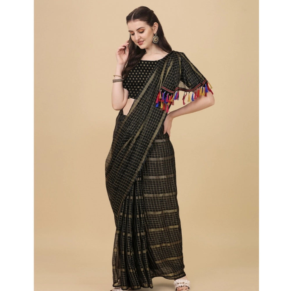 Incredible Silk Blend Checkered Saree With Blouse Piece