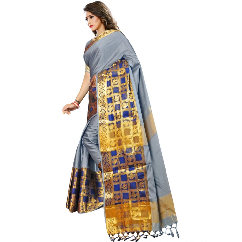 Glorious Jacquard Woven Saree With Blouse Piece