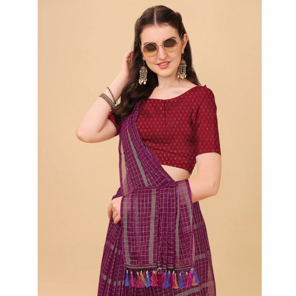 Incredible Silk Blend Checkered Saree With Blouse Piece