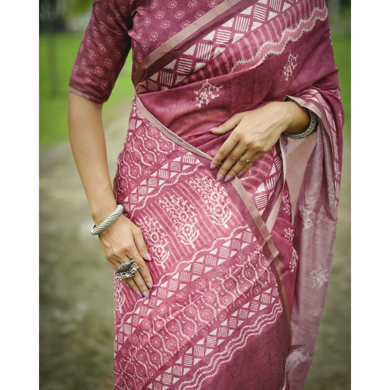 Beautiful Women's Cotton Printed Saree With Unstitched Blouse