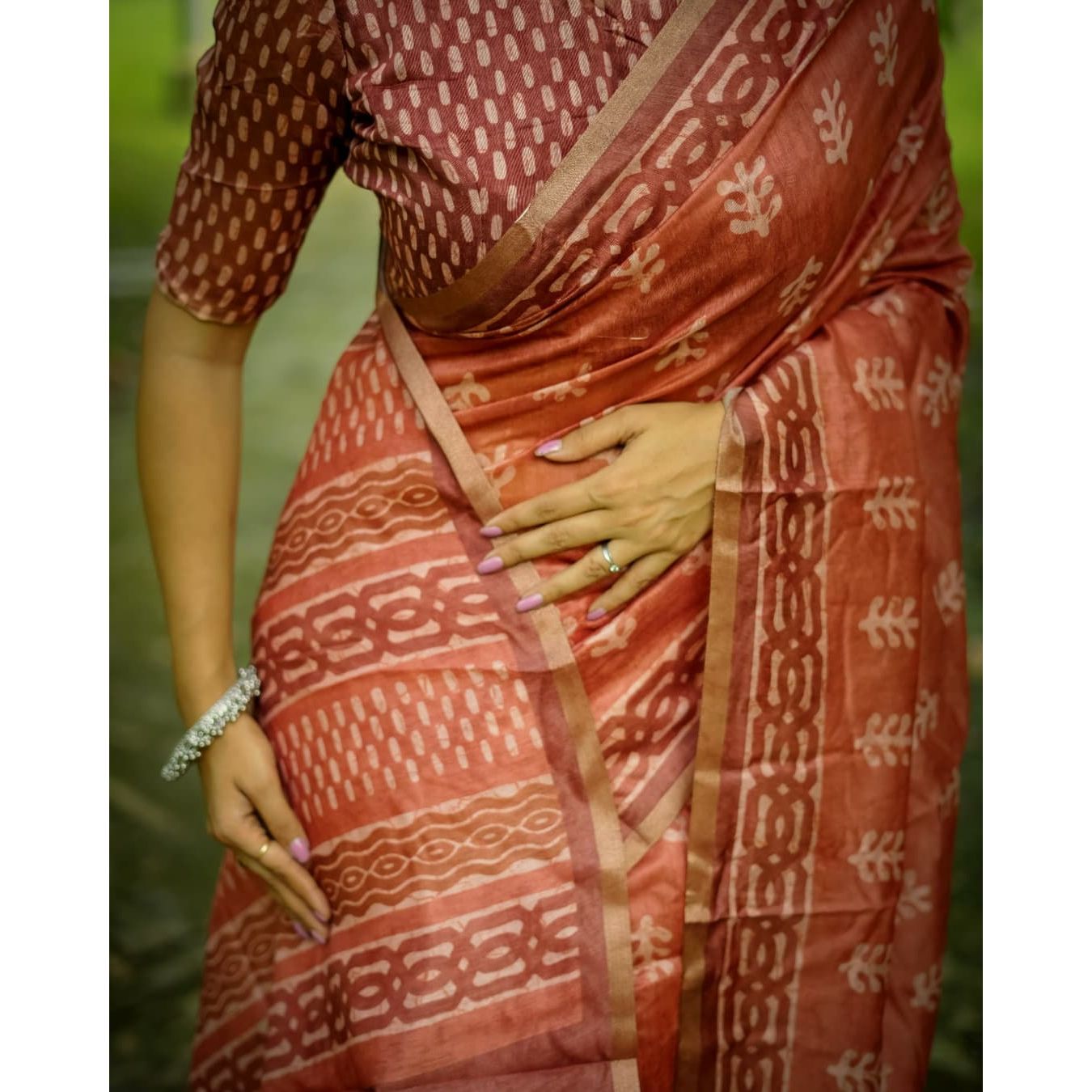 Beautiful Women's Cotton Printed Saree With Unstitched Blouse