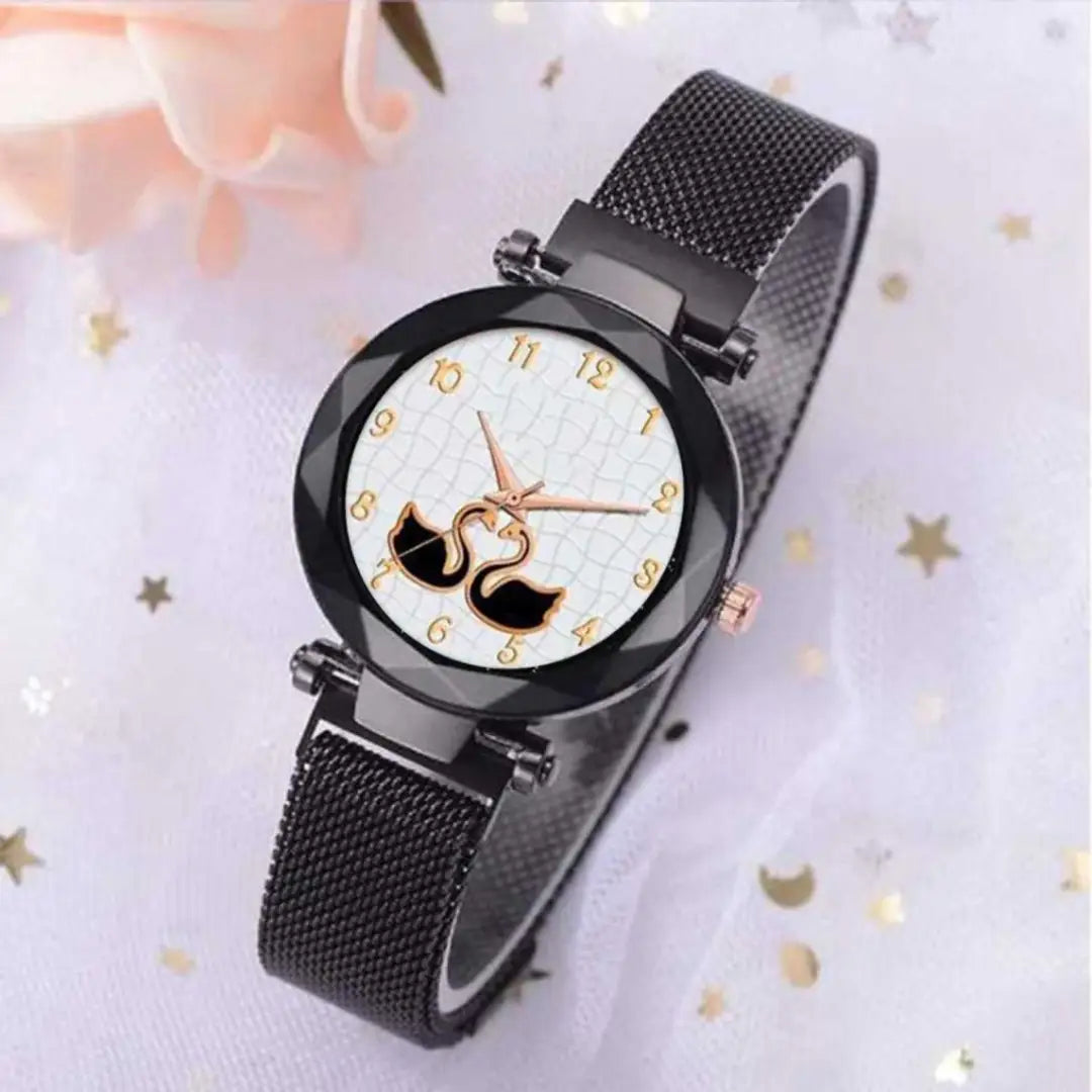 Classic Metal Analog Women's Watch