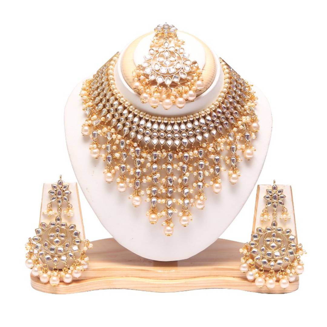 Luxurious Pearl Kundan Jewellery Set