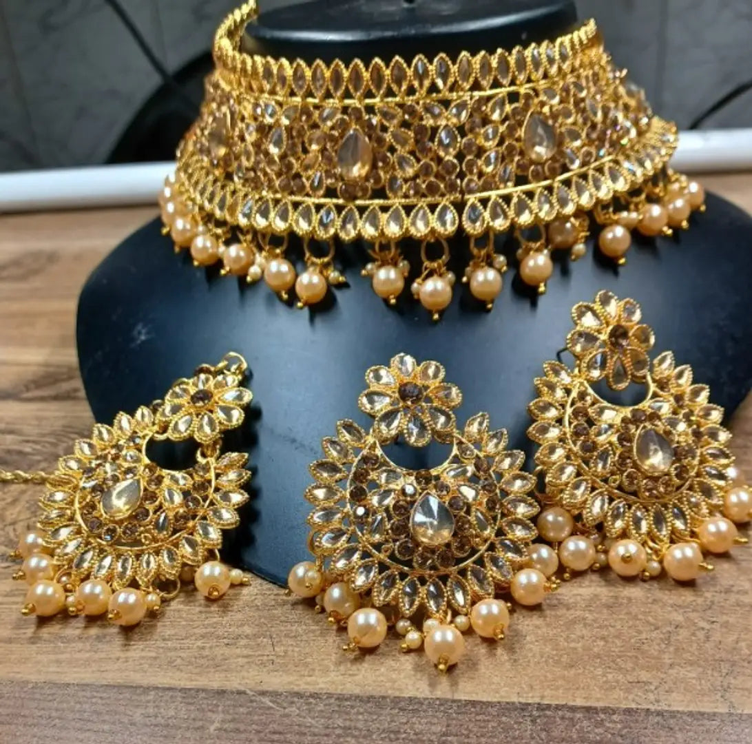 Elegant Alloy Gold Plated Jewellery Set